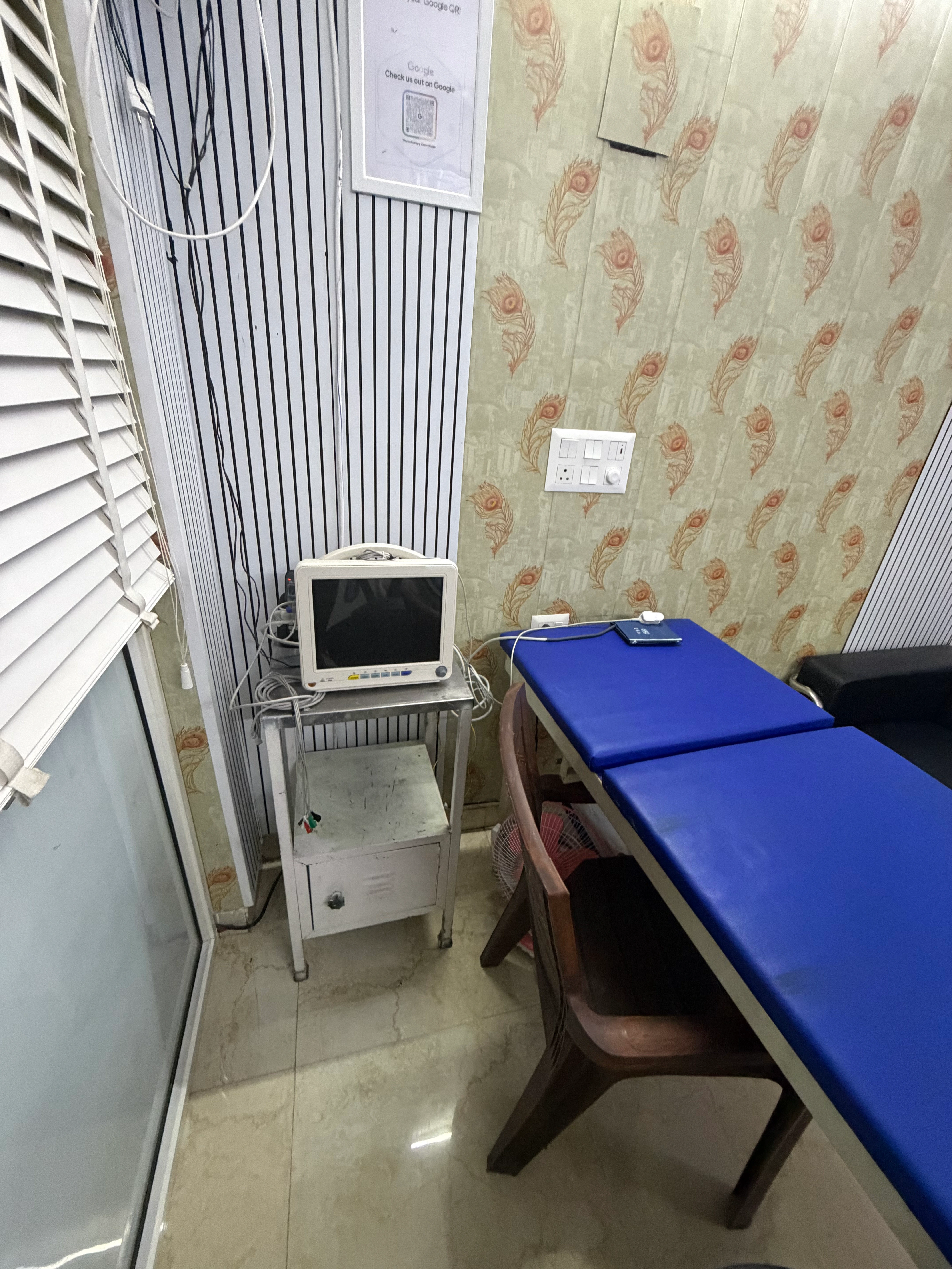 Physical therapy assessment area at Dr. Anil Chauhan clinic